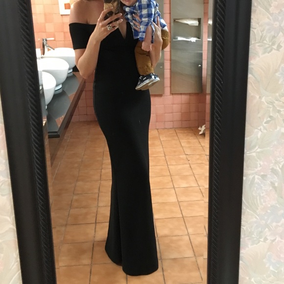 Lulu’s Lynne Off the Shoulder Floor Length V Bar Formal Maxi Dress - Picture 3 of 11